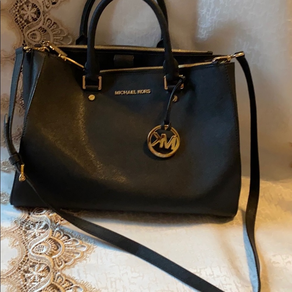Micheal Kors purse
